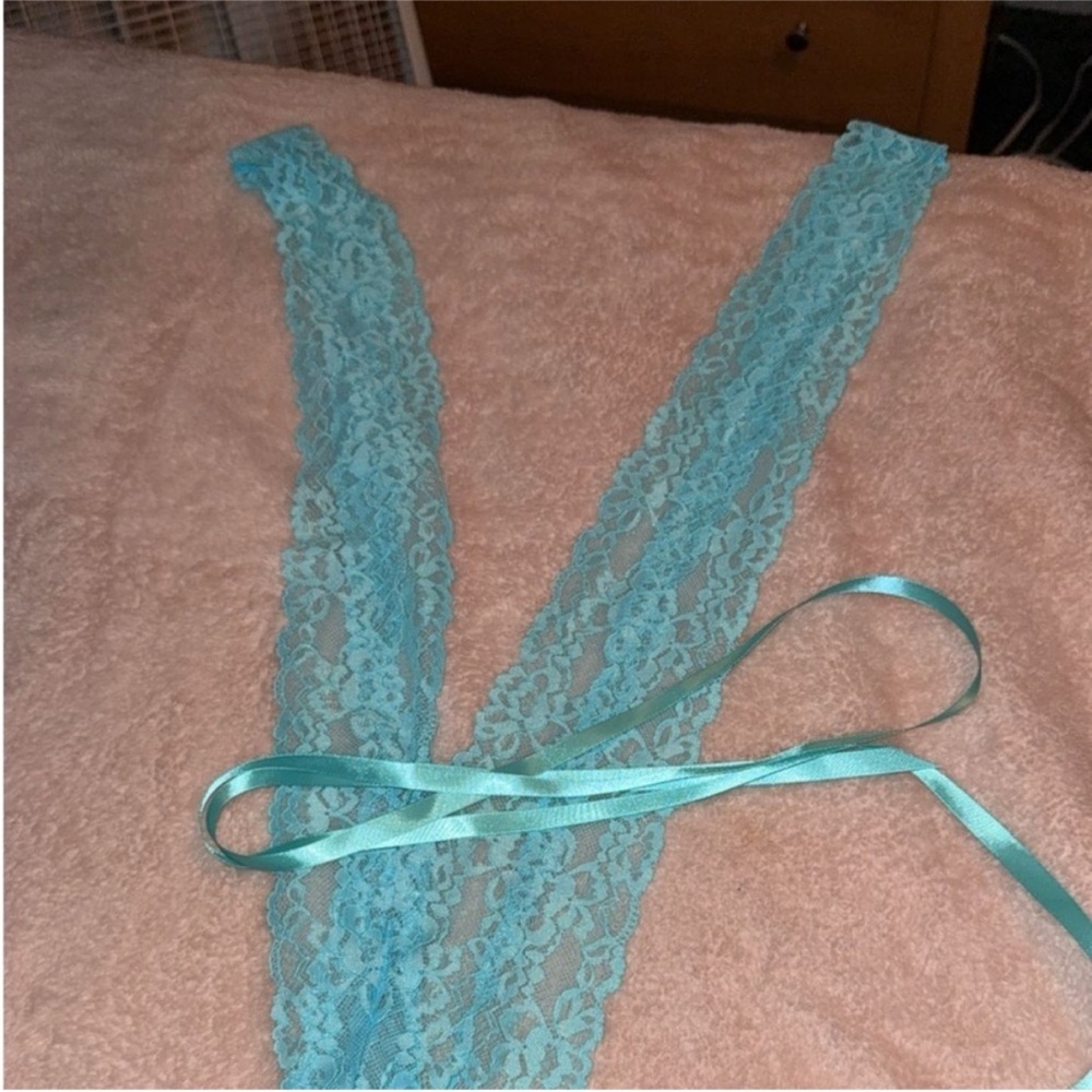 Turquoise Lace Ribbon - Picture 2 of 3